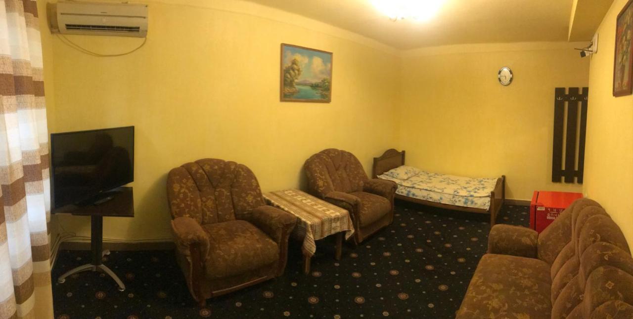 Best Hostel Republic Square Erivan Dış mekan fotoğraf